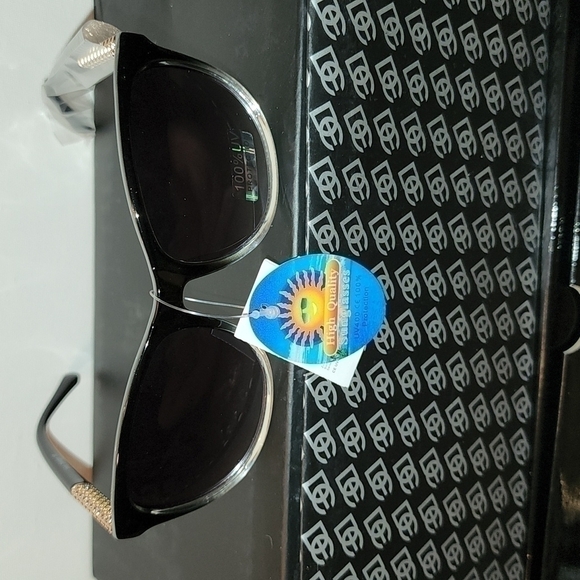 Designer sunglasses - Picture 1 of 9